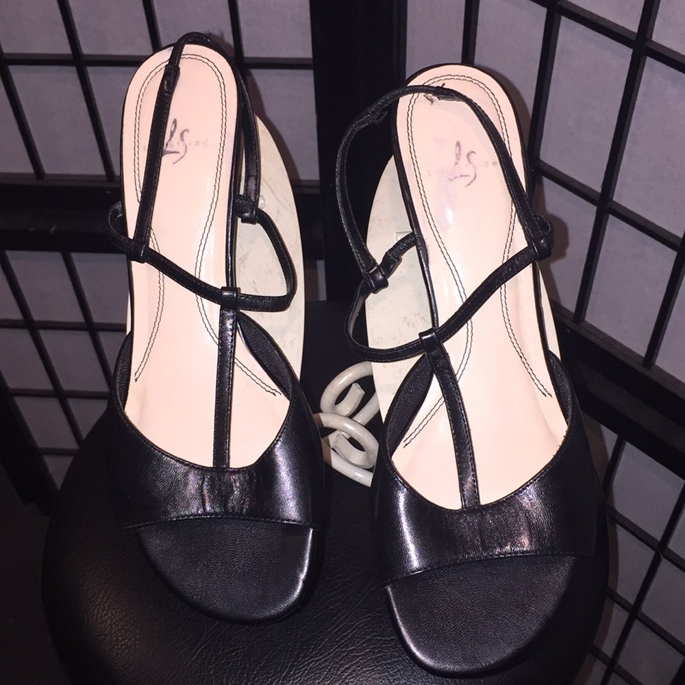 Life stride low heel sandals